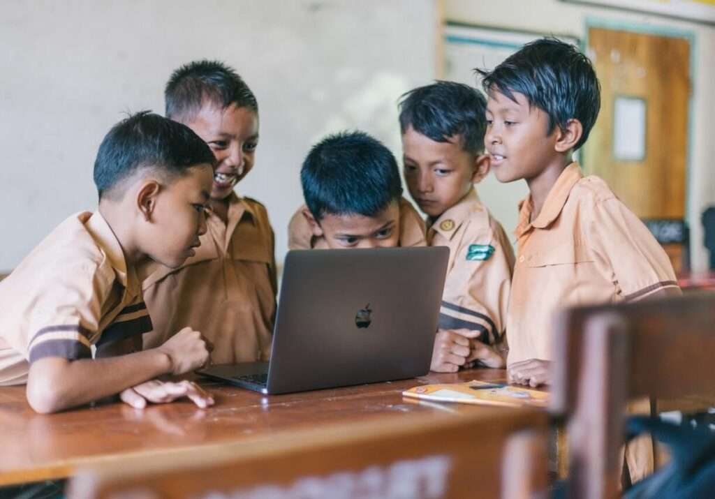 MacBook
children
school
classroom
on table
