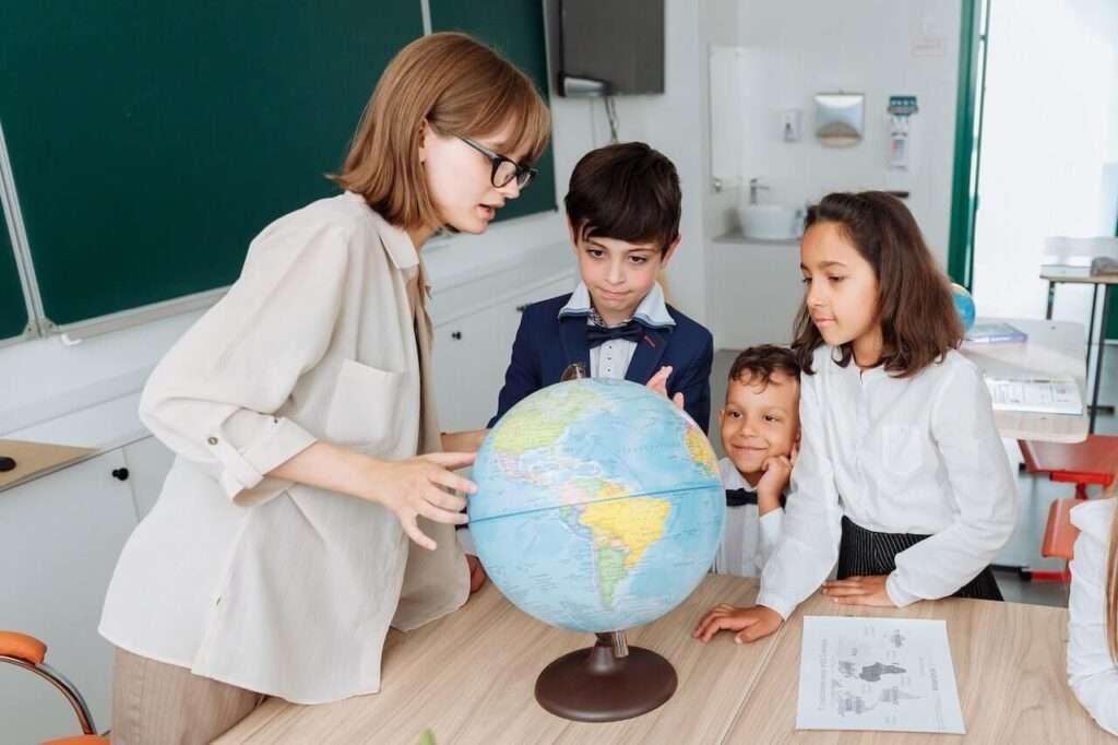 teacher
kids
school
teaching
