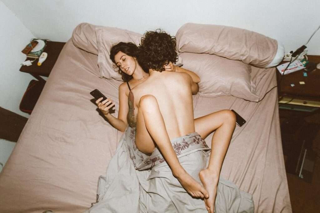 girl and boy in bed sexual